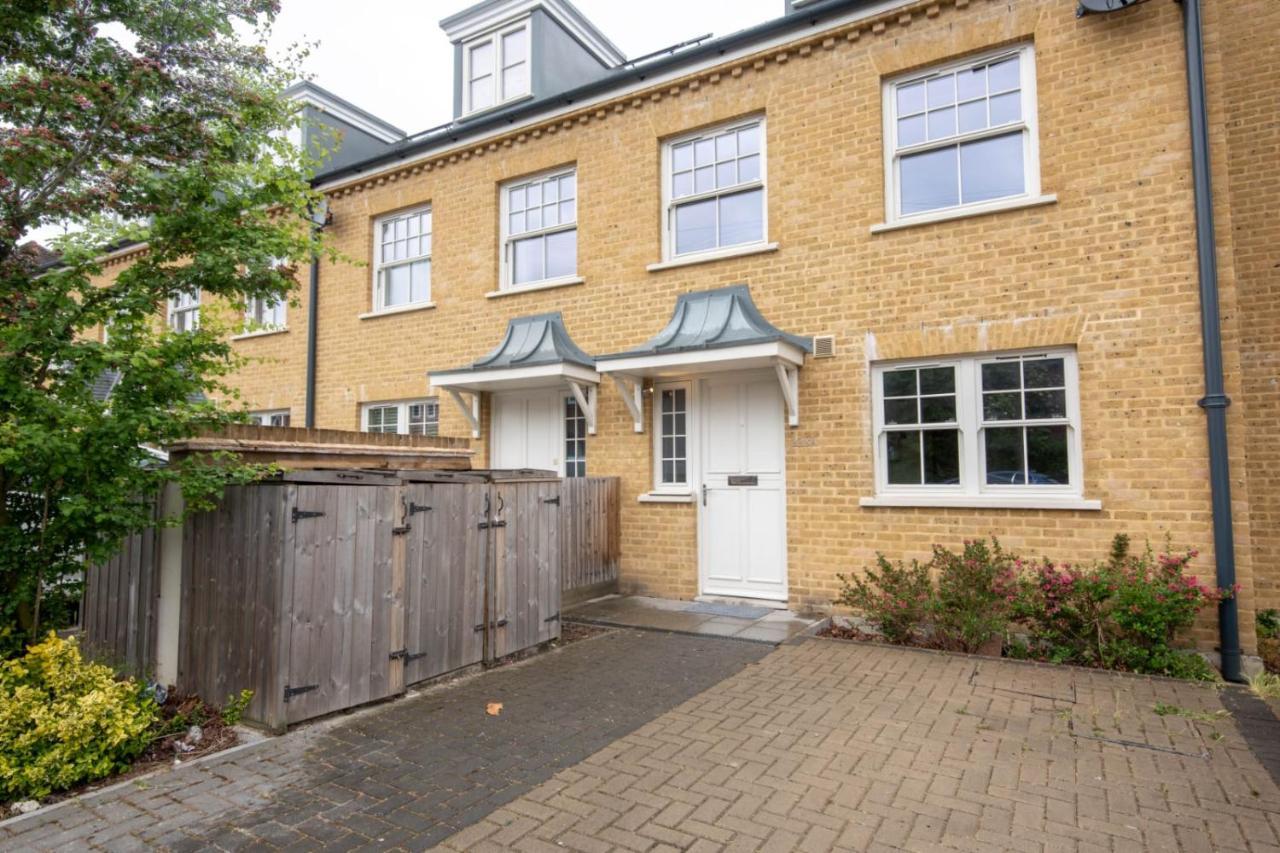 Lovely 4 Bed With Ensuite Free Wifi Off Street Parking In Sutton Morden  Exterior foto